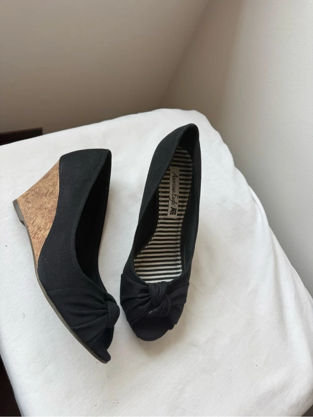 Y2K American Eagle Black Peep Toe Cork Wedge Heels – Ruched Bow Detail size 8 W